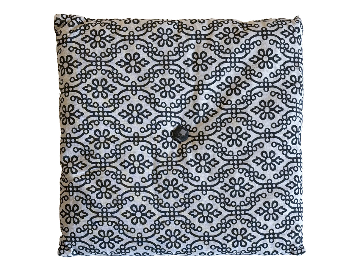 Bílý podsedák RUNE - více velikostí Rozměr: 40 x 40 cm