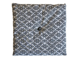 Bílý podsedák RUNE - více velikostí Rozměr: 40 x 40 cm