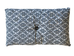 Bílý podsedák RUNE - více velikostí Rozměr: 30 x 50 cm