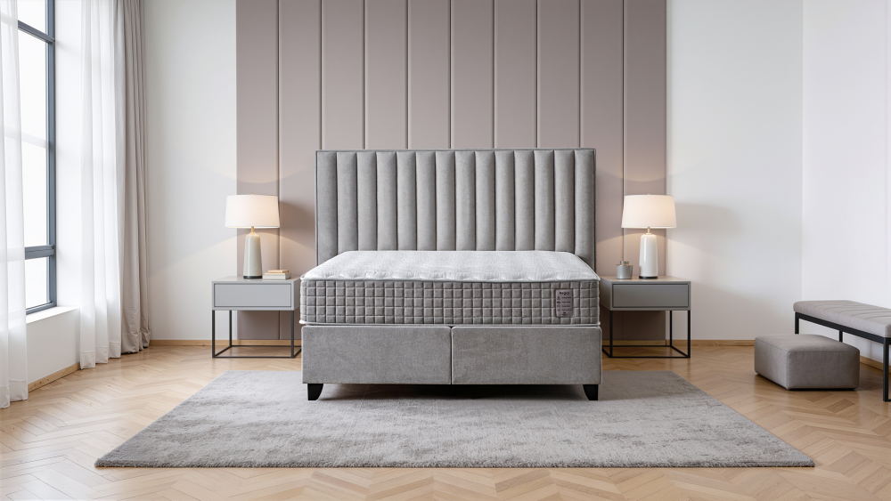 Čalouněná postel REGAL s matrací - světle šedá 90 × 200 cm