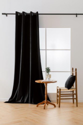 Černý zatemňovací závěs VELVET 140x250 cm Zavěšení: Kovové kroužky