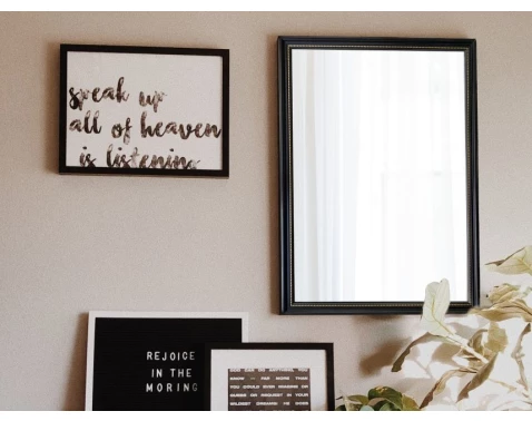 Nástěnné zrcadlo Nadine 34x45 cm, černo-zlaté, perlový dekor