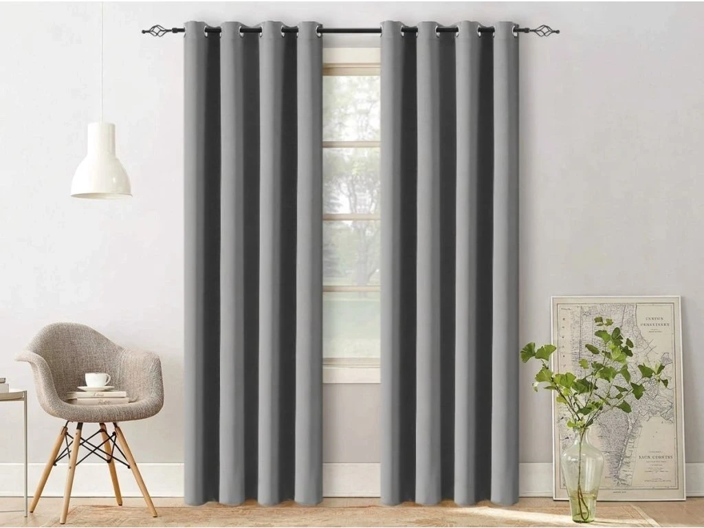 Světle šedý závěs OXFORD 140x270 cm Zavěšení: Kovové kroužky